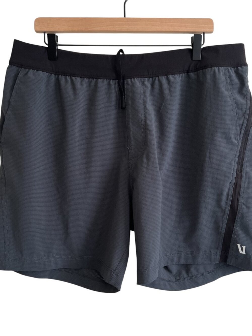 Vuori Mens Gray Black Performance Draft Athletic Shorts